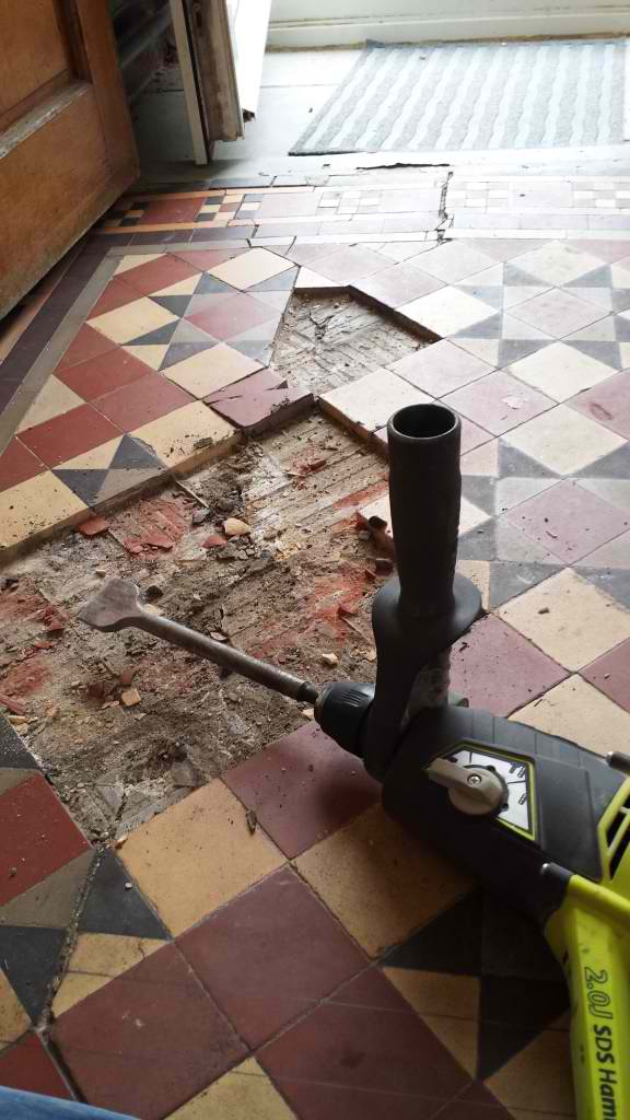 Victorian tiled floor Pontcana starting repairs